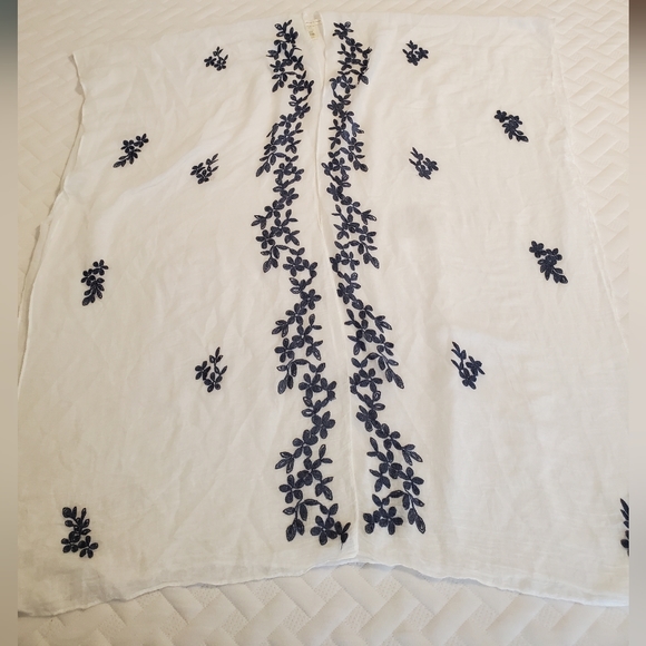 Cover up - Picture 4 of 13